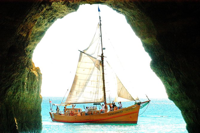 BBQ Cruise on the Pirate Ship Leãozinho - Memorable Cruise Experience
