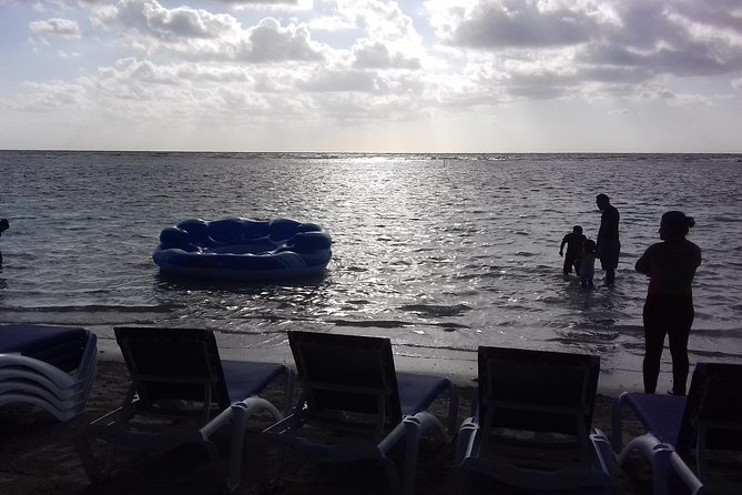 BEACH DAY in LOS ARRECIFES Restaurant-Open Bar and Lunch. - Common Questions
