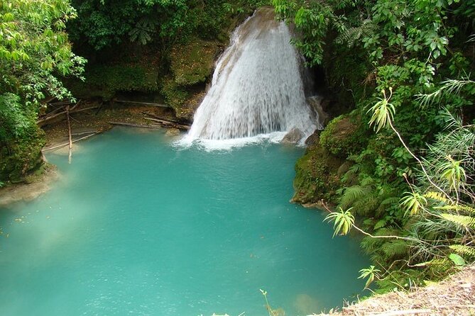 Blue Hole and Dunns River Tour In Jamaica. - Meeting and Pickup