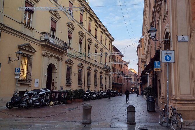 Bolognas Ancient and Recent History: A Self-Guided Audio Tour - Customer Reviews and Ratings