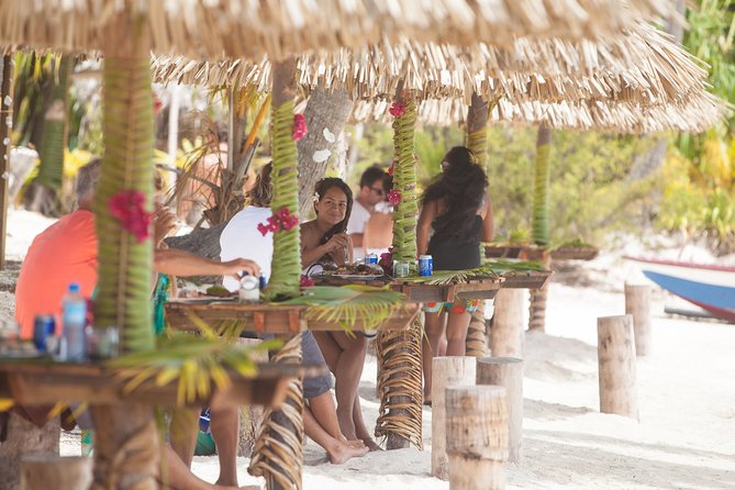 Bora Bora Snorkel Cruise by Polynesian Outrigger Canoe With BBQ Island Lunch - Tour Highlights and Activities