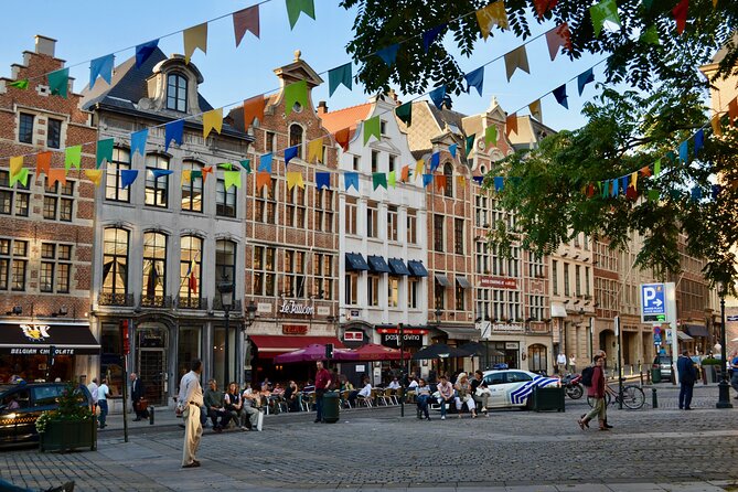 Brussels: Historical Highlights & Belgian Food Tasting Tour - Trying Out Local Beer Specialties