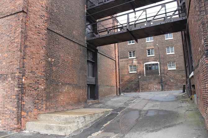 Call the Midwife Location Tour in Chatham - Traveler Experiences