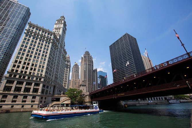 Chicago Architecture River Cruise in English - The Sum Up