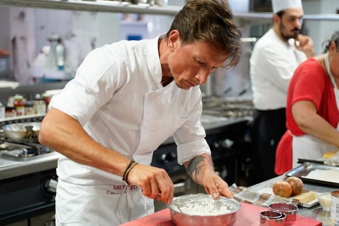 Choose Your Neapolitan Menu and Have Dinner With Chef Gaetano - Note About Traveler Photos and Questions