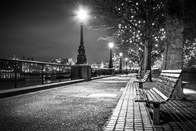 Christmas Eve in London With Dinner and Midnight Mass - Experience the Majesty of London at Night