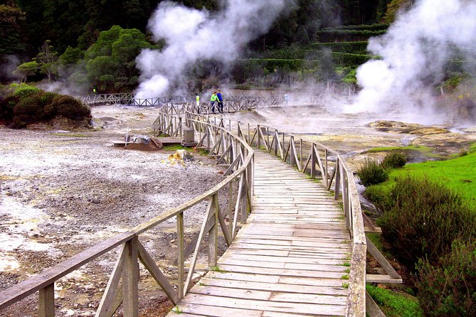 Couples PRIVATE Hybrid 4X4 Tour - Furnas (Inc Hot Springs and 3 Course Lunch) - The Sum Up