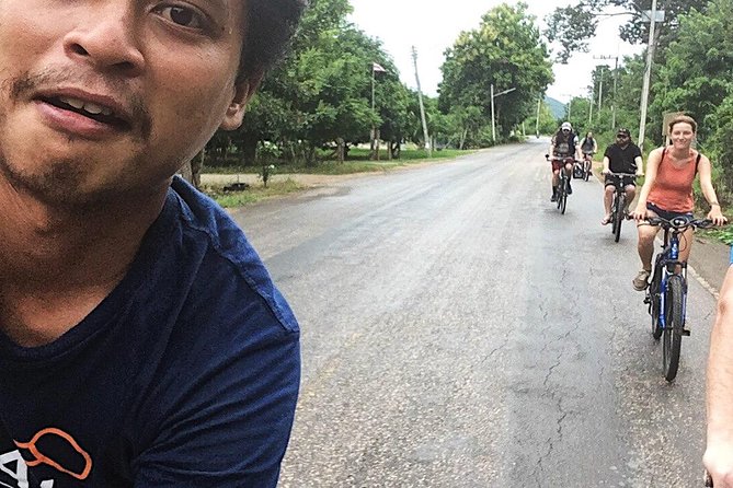 Cycling to Visit Local Experience and Learn Culture With Local Expert - Immersion in the Local Community Through Cycling
