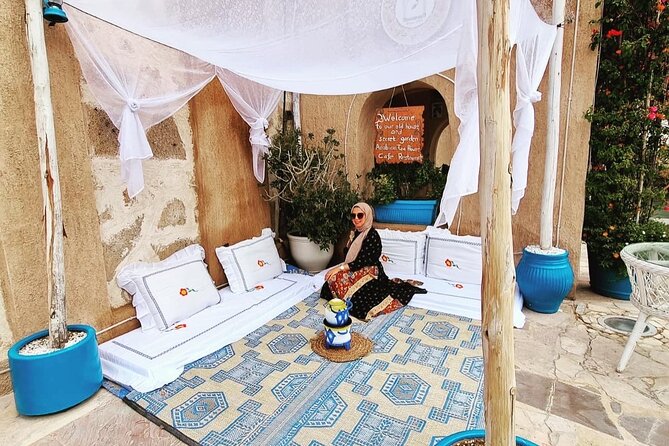 Dubai Private Walking Tour Highlights & Hidden Gems - Meeting and Pickup