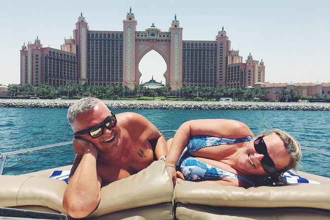 Dubai Private Yacht Cruise - Onboard Amenities and Entertainment
