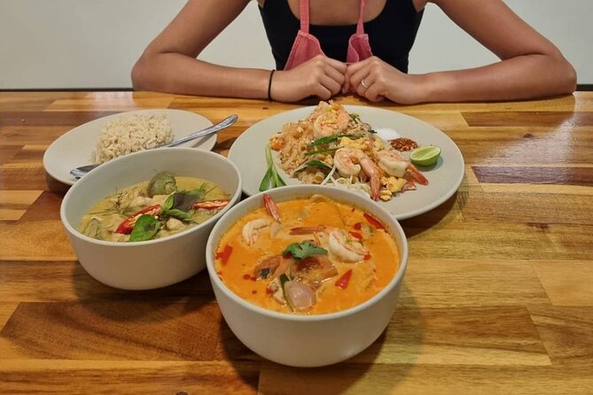 คลาสการทำอาหารไทยในภูเก็ตโดย Tony - Directions