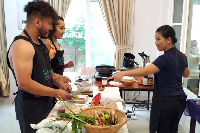 Engaging Hands-On Thai Cooking Class - Background