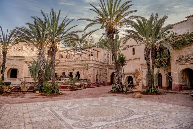 Explore Agadir Souk El Had With a Licensed Tour Guide - Benefits of a Licensed Tour Guide