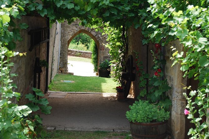 Full Day Tour With a English Speaking Driver Guide Rocamadour and the Most Beautiful Villages in Fra - Pricing and Group Size