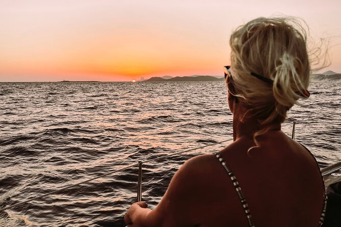 Golden Horizons: Private Sailboat Sunset Sail in Ibiza - Sailboat Amenities