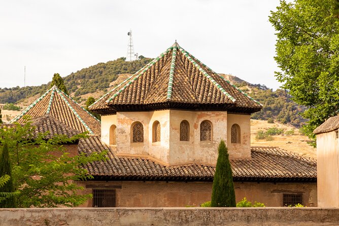 Granada (Alhambra) Scavenger Hunt and Sights Self-Guided Tour - Common Questions
