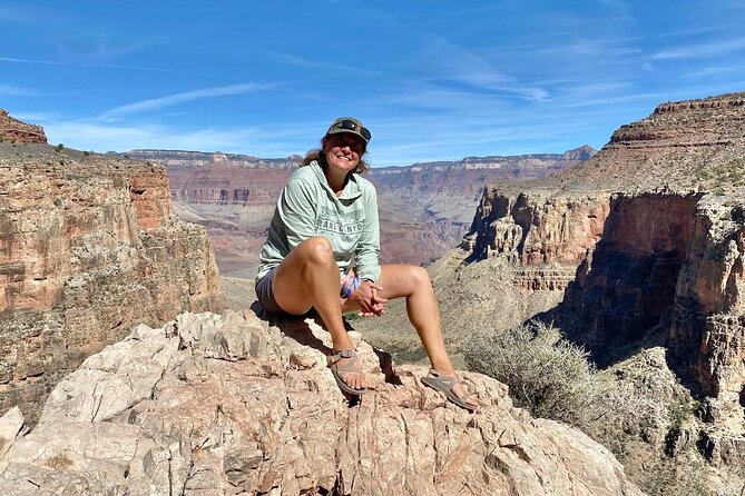 Grand Canyon Private Hike Including Lunch at El Tovar - Lunch at El Tovar