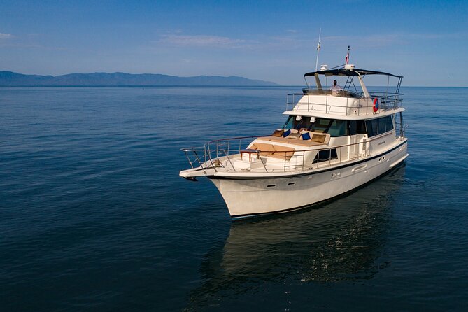 Hatteras 58-61 Luxury Yacht in Puerto Vallarta & Nuevo Nayarit - Complimentary Amenities