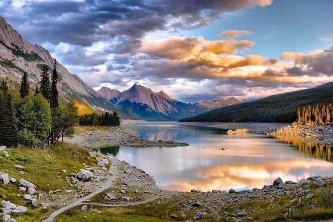 Jasper National Park Tour: Maligne Valley, Medicine Lake and Spirit Island - Negative Aspects of the Tour