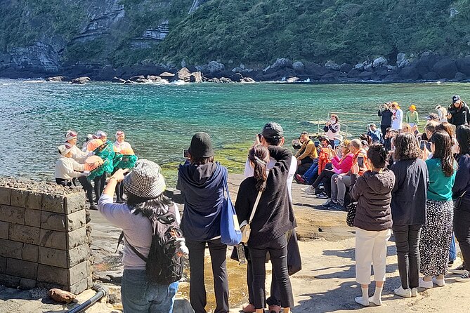 Jeju East Island Bus (Or Taxi) Tour Includes Lunch and Entrance Fee. - Common Questions