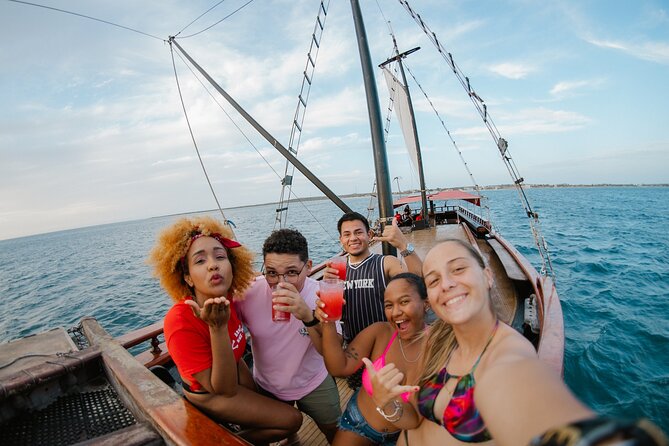 Jolly Pirate Sunset Grub & Grog Dinner Sail in Aruba - Meeting and Pickup Details