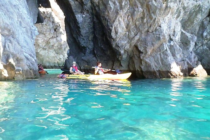 Kayak Tour From Sesimbra to Ribeira Do Cavalo Beach, Passing Through the Caves - Directions