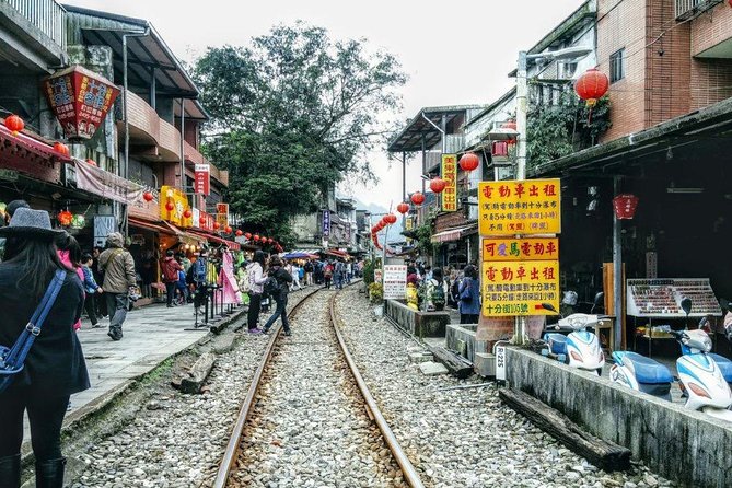 Keelung Shore: Northern Coast Tour (English Licensed Guide) - Customer Satisfaction Guarantee