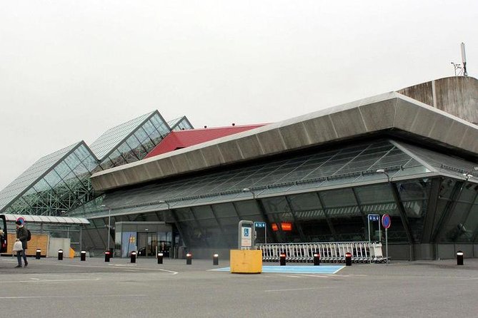 Keflavik To Reykjavik Private Luxury Airport Transfer - Common Questions