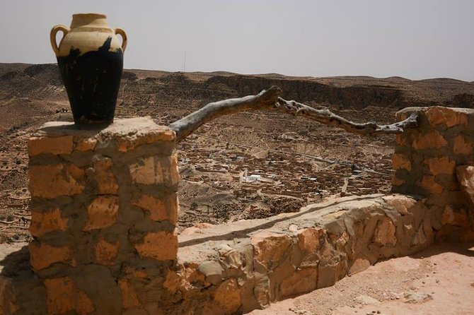 Ksar Ghilane 1 Day: the Hot Spring and the Homestay - Background