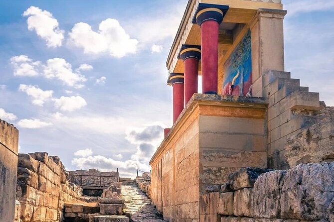 Luxury Tour From Elounda: Knossos Palace & Museum With Wineries - Luxury Transportation