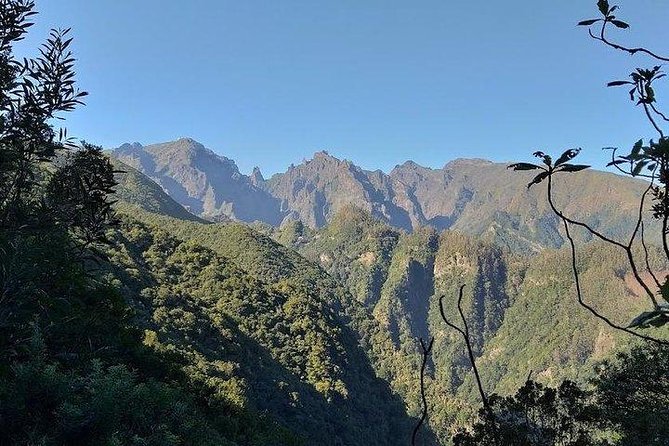 Majestic West Tour - Minimum Traveler Requirement