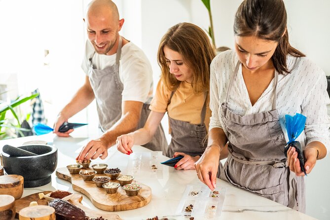 Make Your Own Amazing Chocolate in Notting Hill - Techniques and Customization