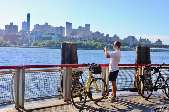 Manhattan and Brooklyn Bridge Bike Rental - Riding Over the Brooklyn Bridge
