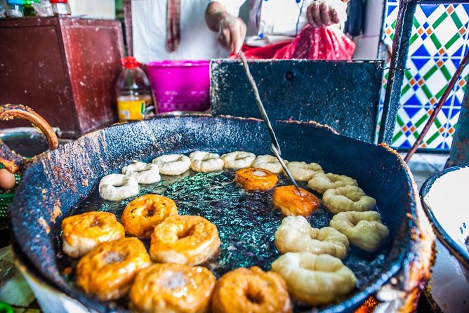 Marrakech Food and Djemaa El Fna Market Tour With Dinnner - Moroccan Spice Market
