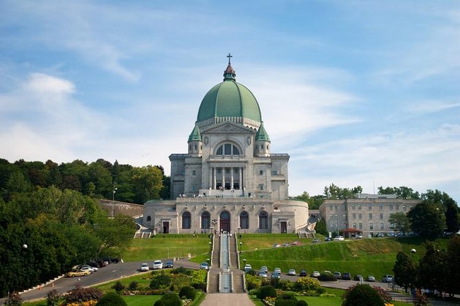 Montreal City Sightseeing Tour With Live Commentary - Discovering Chinatown and Other Points of Interest