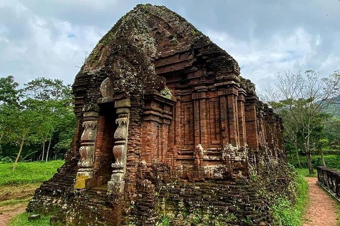 My Son Holyland , Marble Moutain,Hoi an Walking Tour With Night Market,Boat Ride - Examples of Traveler Reviews