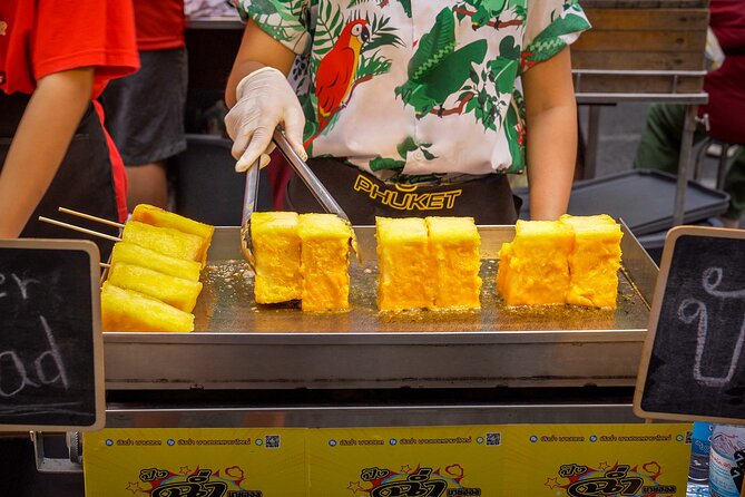Phuket City Tour to Old Town Market, Chinese Temple and Museum - Taking in the Heritage and Culture of Phuket City