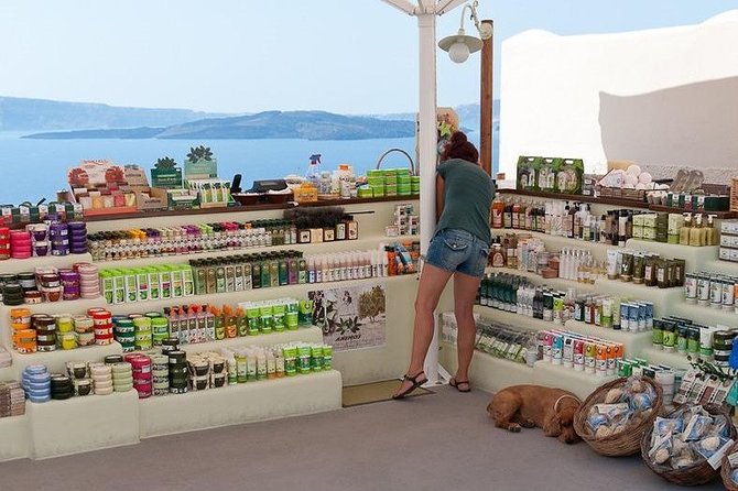 Private 2-Hour Sightseeing Tour in Santorini - Price and Group Size