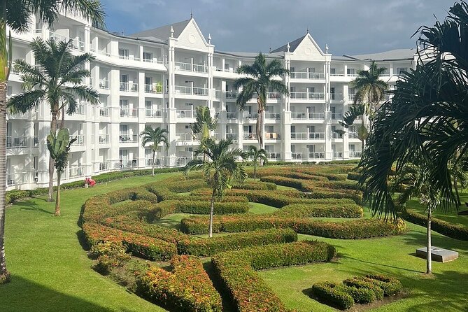 Private Airport Transfer to Hotels in Ocho Rios {Round Trip} - Common Questions