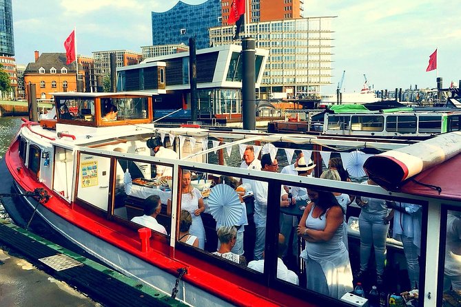 PRIVATE BOAT TOUR Through the Port of Hamburg - The Sum Up