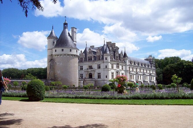 Private Day Tour to the Chateaux of Chenonceau and Chambord - Common Questions