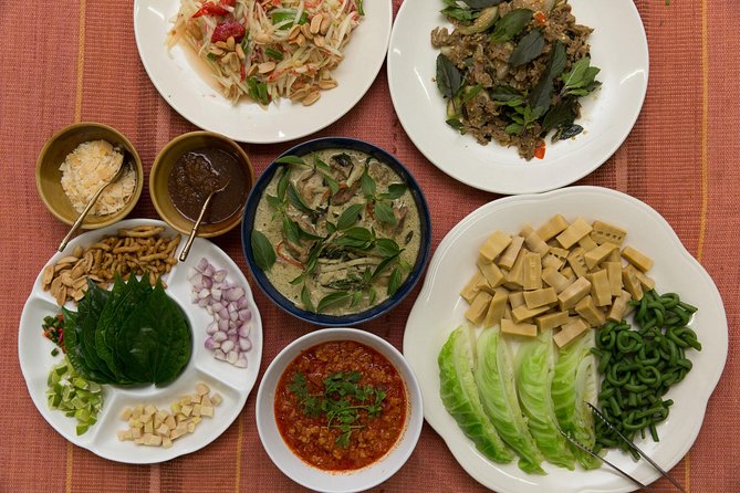 Private Garden Tour & Cooking Class in Beautiful Chiang Mai Home With Transfers - Fresh Ingredients From the Chefs Garden