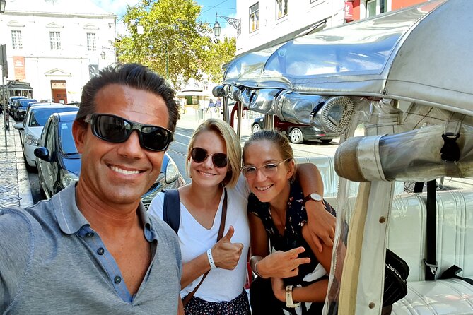 Private Guided Electric Tuk Tuk Tour of Historic Lisbon With 2.5 Hours - Positive Tour Experiences and Customer Recommendations