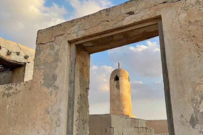 Private North of Qatar Tour - Experiencing Local Cuisine and Hospitality