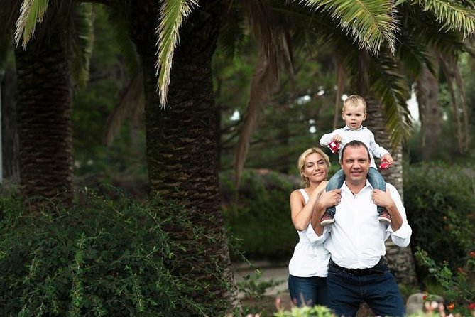 Private Photo Session With a Local Photographer in Cambrils - Accessibility Details