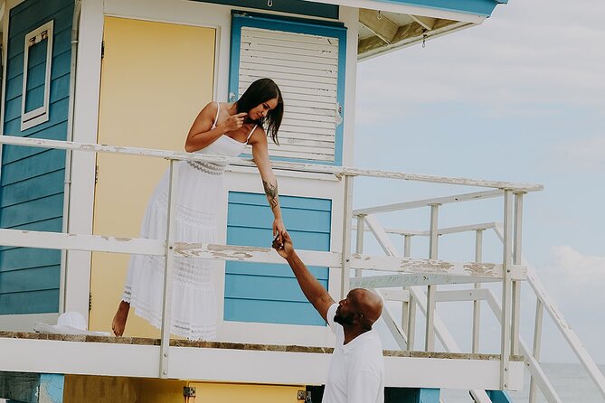 Private Professional Holiday Photoshoot in Miami Beach - Common Questions