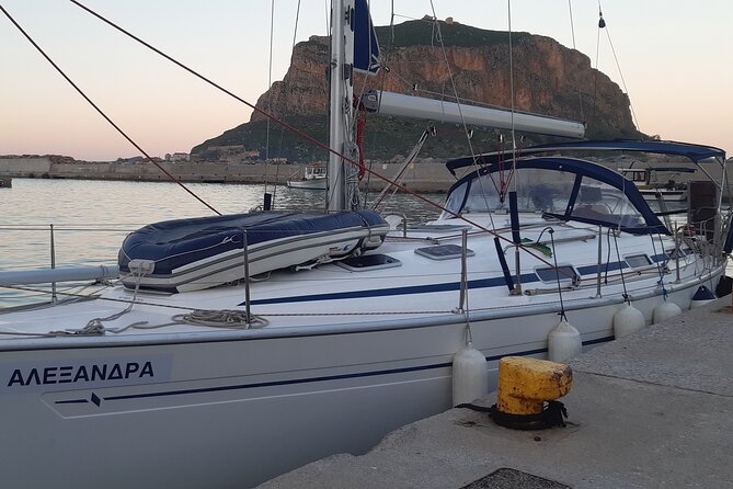 Private Sailing Trip With Swim Stops & Lunch - Sailing Route and Scenic Views