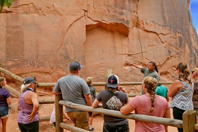 Private Scenic Petroglyph Tour in Moab - Bottled Water Provided