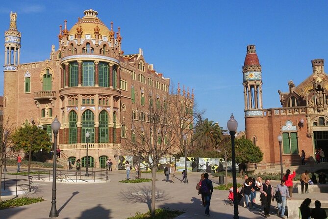 Private Transfer From Montpellier To Barcelona With a 2 Hour Stop - Common Questions About the Service