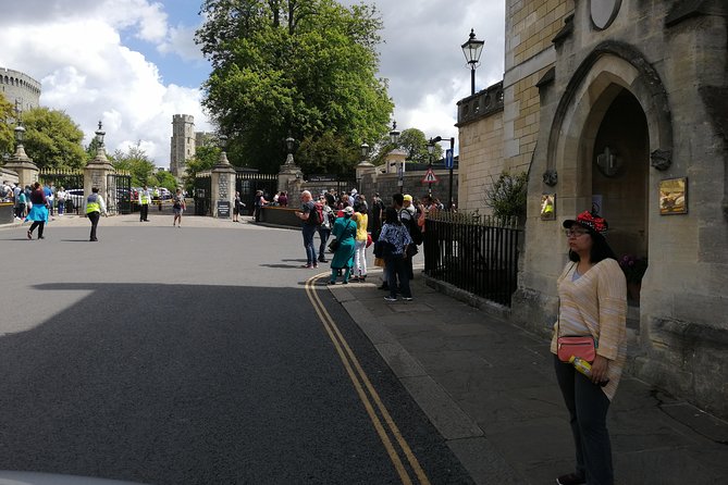 Private Transportation From & to London With Stopover at Windsor and Its Castle - Common Questions